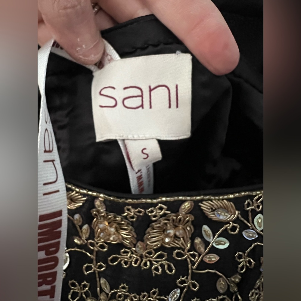 New Sani Ravi top in Black and Gold Size Small - Picture 6 of 12